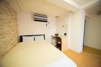 Kyoto Uraraka Guest House